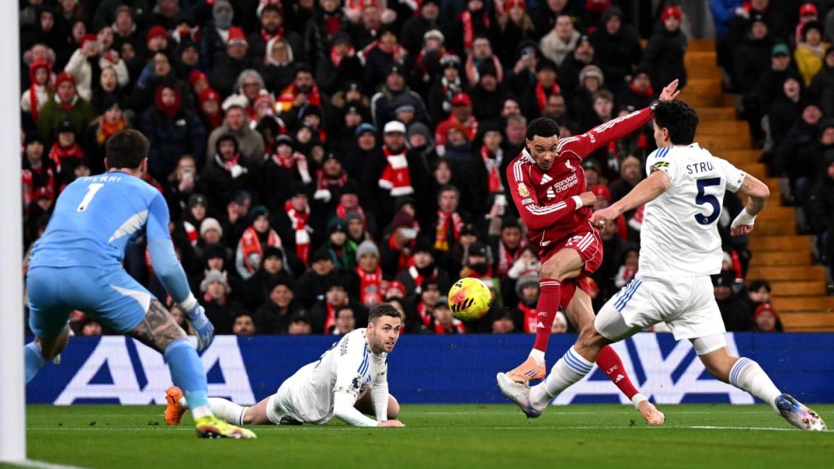 El Liverpool de Alexis Mac Allister apenas igualó con el Leeds y se aleja de la punta de la Premier league