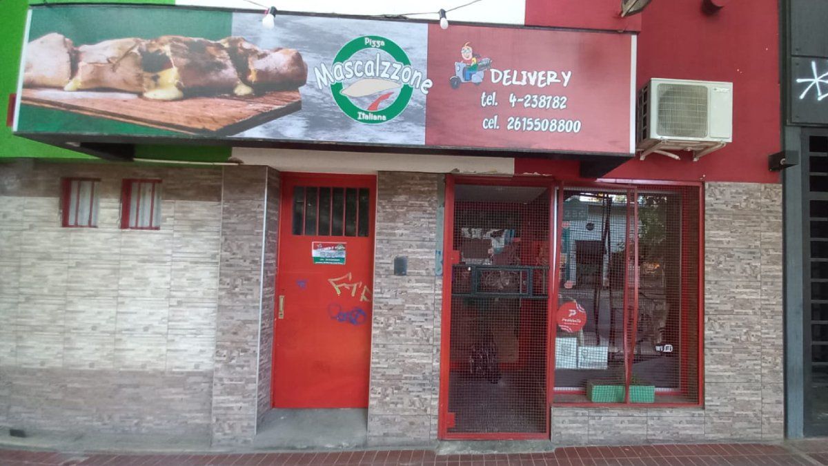 Una pizzería fue el objetivo del robo en pleno centro. Foto: Matías Pascualetti.