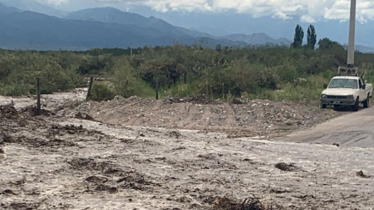 Badenes repletos en el corredor productivo en la zona del Valle de Uco como consecuencia de las intensas lluvias. Badenes repletos en el corredor productivo en la zona del Valle de Uco como consecuencia de las intensas lluvias.