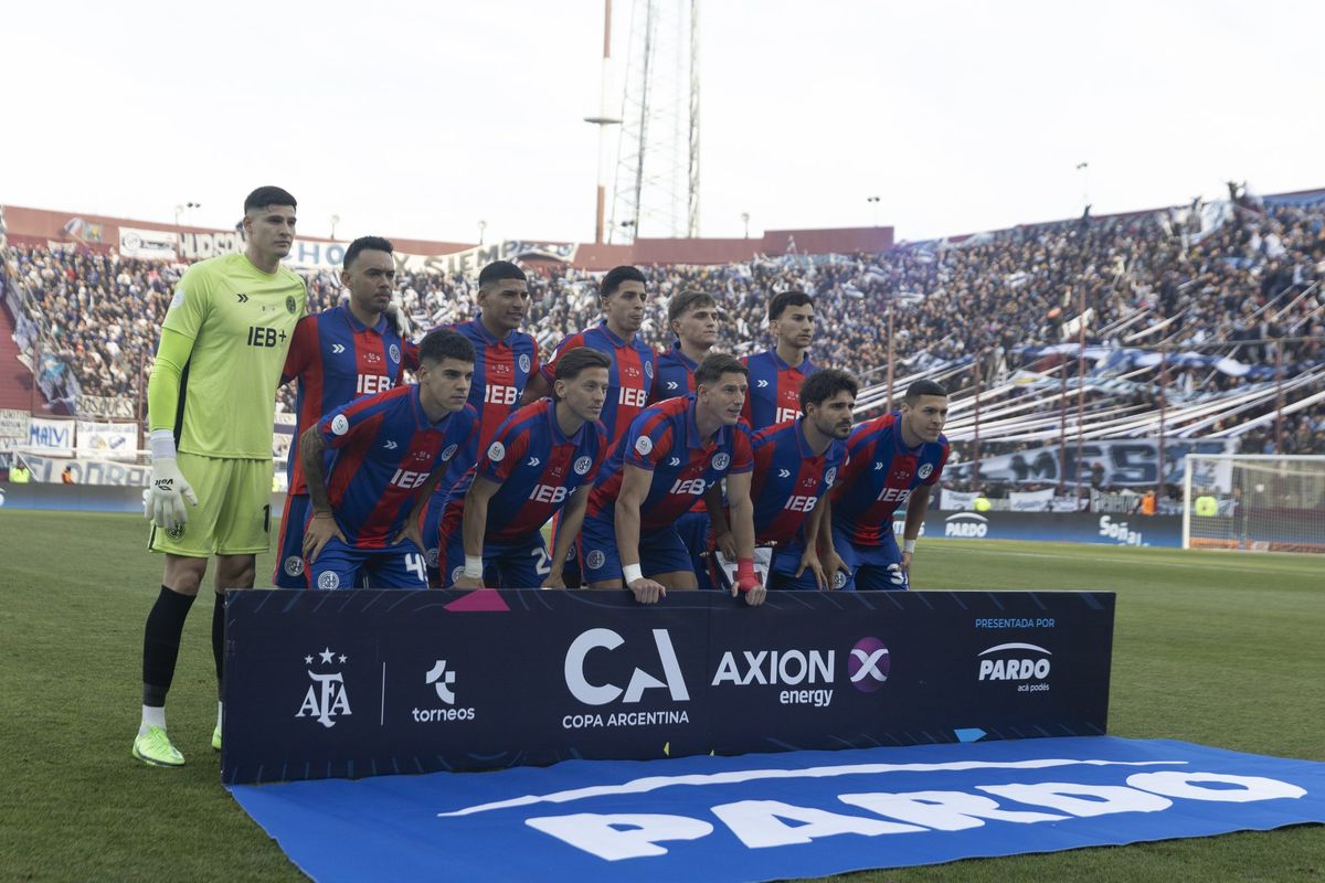 San Lorenzo avanzó con lo justo.