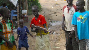 El gobierno de Sudán del Sur recluta niños como soldados, según la ONU