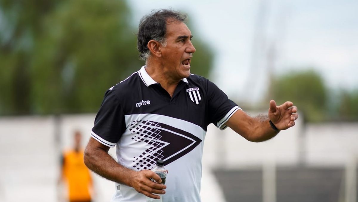 El entrenador de Gimnasia y Esgrima, Darío Alaniz, tuvo un arranque ganador en el Lobo.