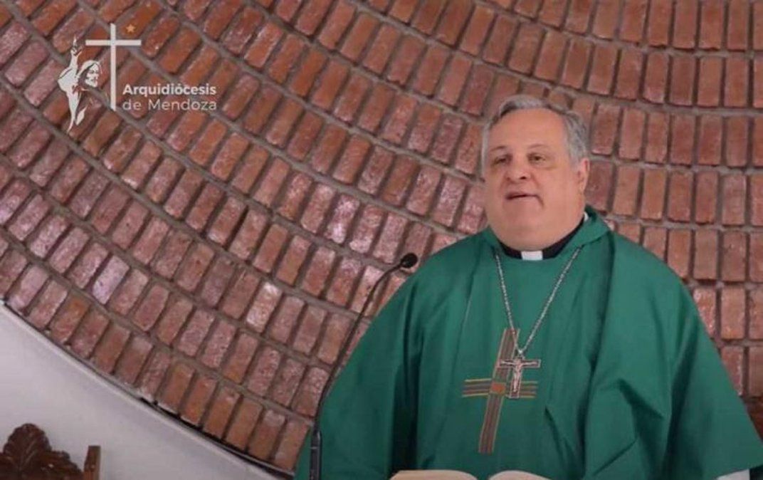 El Arzobispo de Mendoza, Marcelo Colombo, envió un saludo por Pascuas&nbsp; haciendo referencia a que no podemos vivir la traición de la última cena y si hay que responder con urgencia a la necesidad de los más pobres.&nbsp;