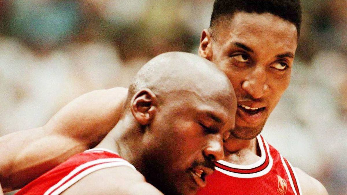 Scottie Pippen le soltó la mano a Michael Jordan