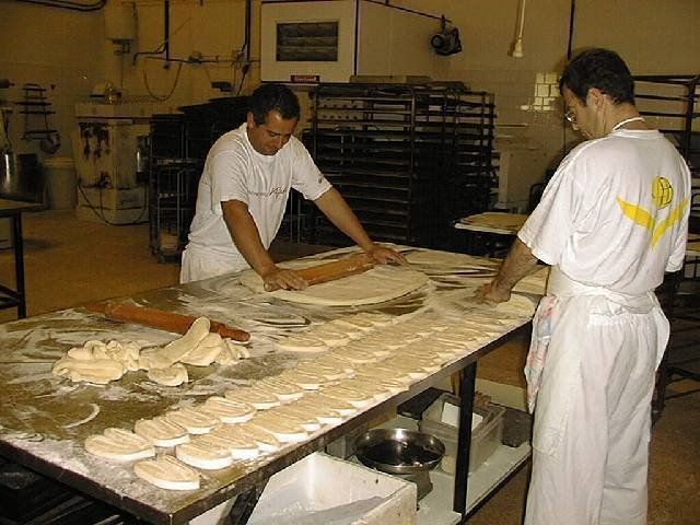 El pan costará 18 pesos desde el viernes en todas las panaderías de  la Argentina, anunció el Gobierno