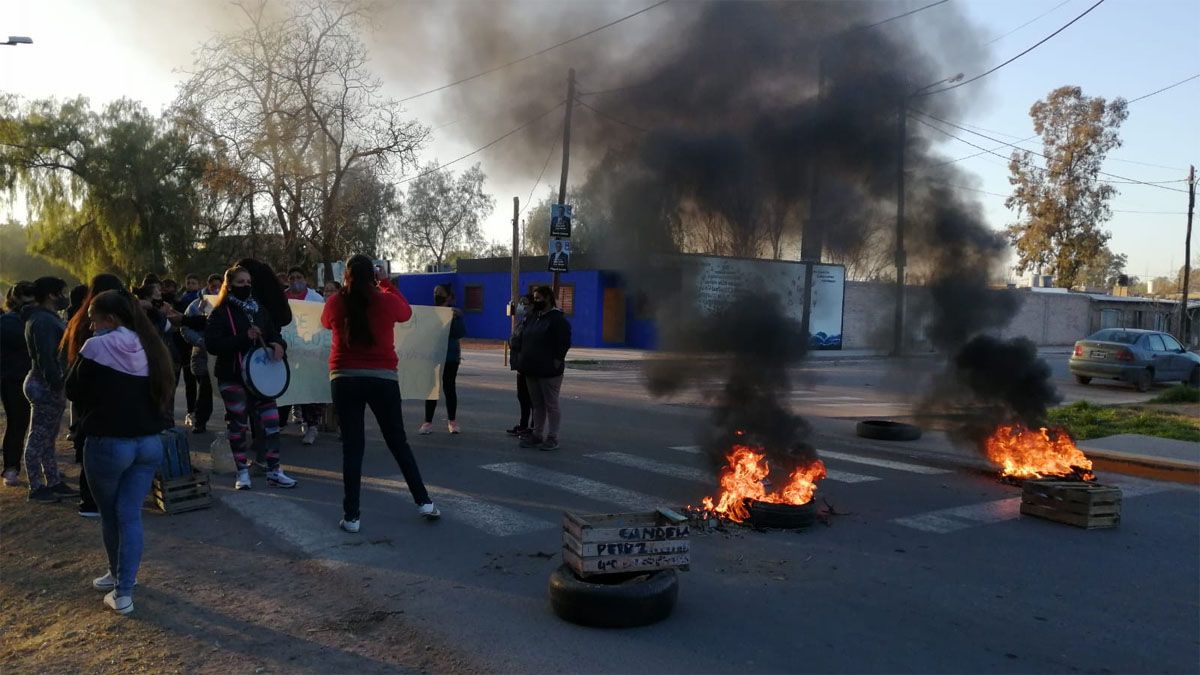 Padres de los chicos de la escuela Recuero aseguraron que robaron 10 veces en un año