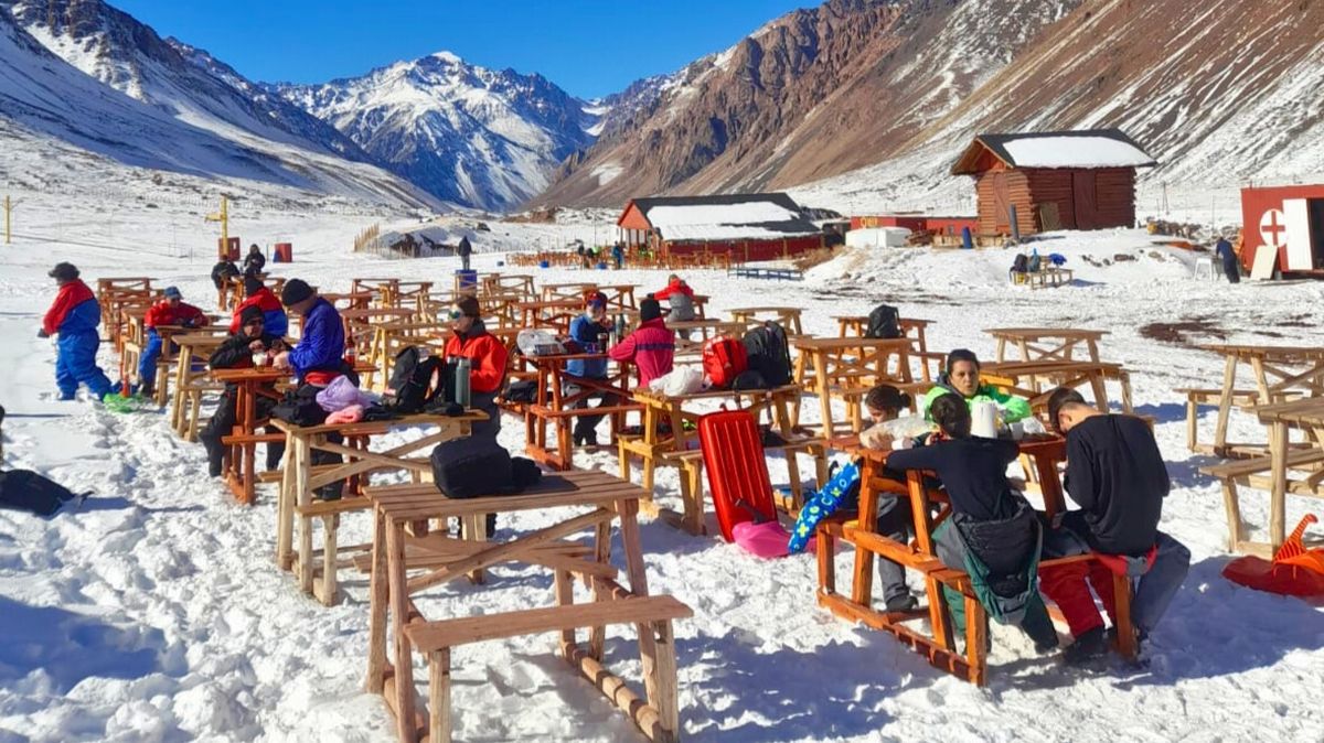 Los Puquios lanzó su pretemporada este viernes con una previa en el parque de nieve.