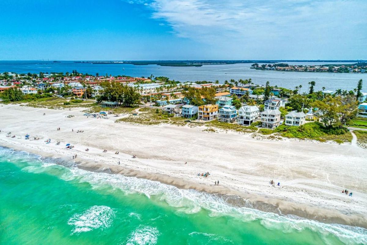 Así luce la orilla de Anna Maria Island en verano | Foto: CNN   