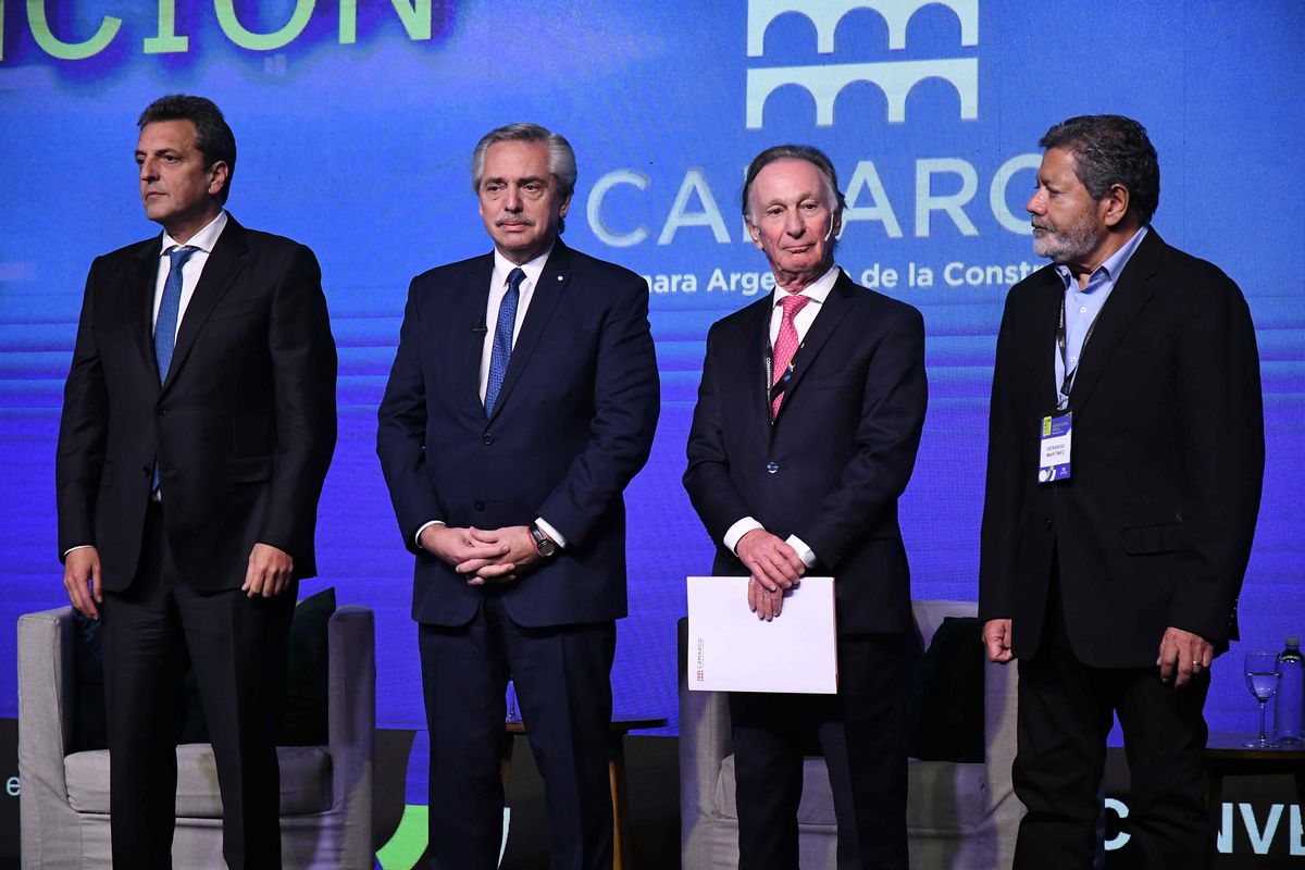 Sergio Massa y Alberto Fernández en la Convención Anual de la Cámara Argentina de la Construcción, en La Rural. Sergio Massa y Alberto Fernández en la Convención Anual de la Cámara Argentina de la Construcción, en La Rural.