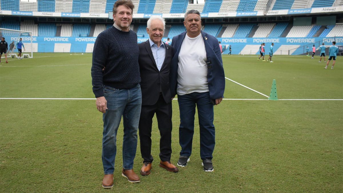  Alejandro Domínguez, Víctor Blanco y Chiqui Tapia estuvieron en el estadio de Racing. Alejandro Domínguez, Víctor Blanco y Chiqui Tapia estuvieron en el estadio de Racing.