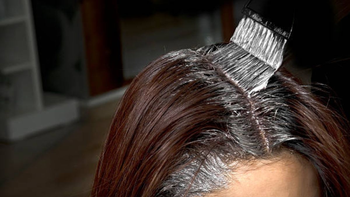 Dile adiós a las canas con este tinte casero.