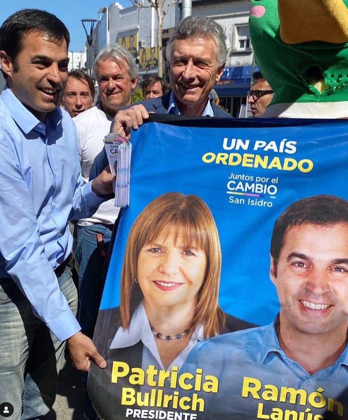 Mauricio Macri salió a las calles de Buenos Aires a promocionar la candidatura de Patricia Bullrich.