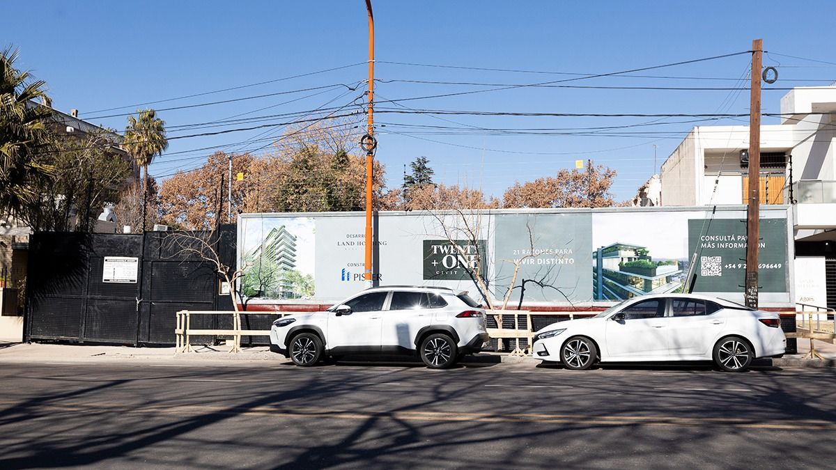 Al pasar por la Emilio Civit ya se advierte la cartelería de lo que se vendrá en plena Ciudad de Mendoza. Al pasar por la Emilio Civit ya se advierte la cartelería de lo que se vendrá en plena Ciudad de Mendoza.