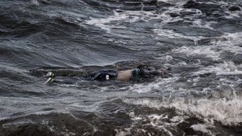 Las dramáticas fotos de otro naufragio en el que se ahogaron seis niños refugiados