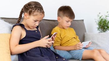La edad correcta para que un niño tenga su primer celular, según Bill Gates