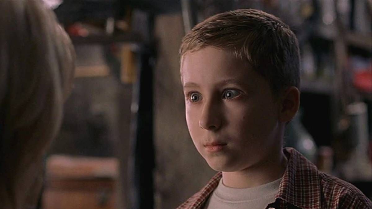 Respira hondo así luce Cody, el pequeño de Scary movie a 23 años del éxito