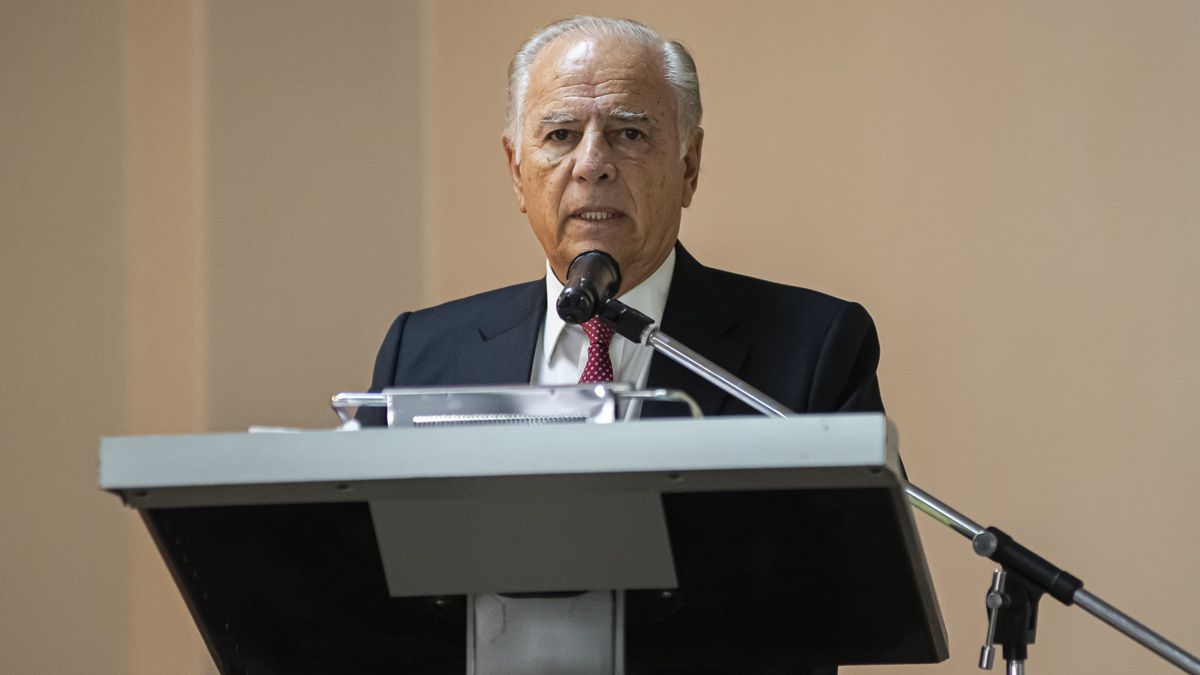 Alejandro Pedro Bulgheroni, doctor Honoris Causa de la Universidad de Congreso. Alejandro Pedro Bulgheroni, doctor Honoris Causa de la Universidad de Congreso.