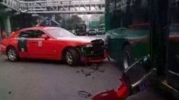 Así dejó su Rolls Royce el cantante del 
