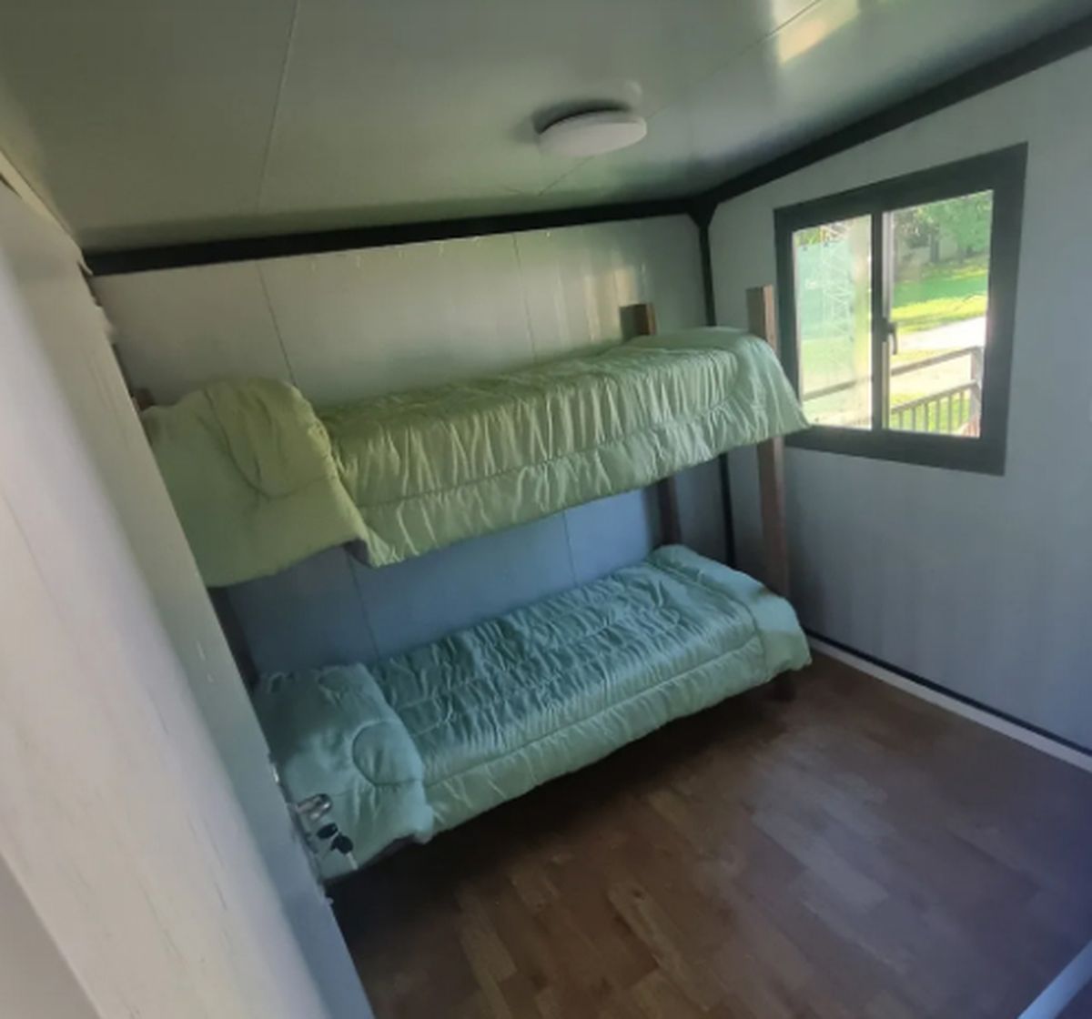 Casa prefabricada. El dormitorio para niños. 