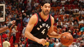 Pésima performance de Luis Scola ante Oklahoma