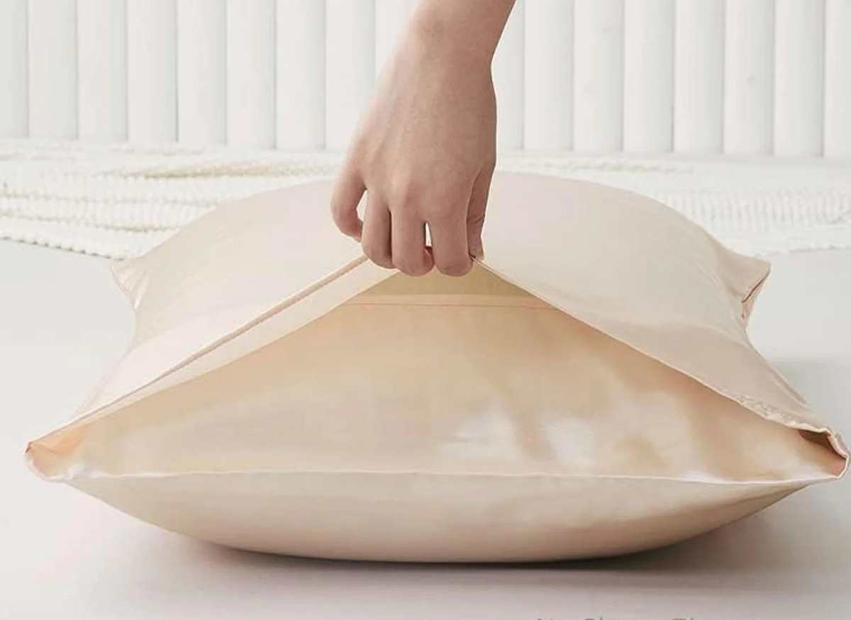 Las fundas de almohadas pueden ser utilizadas para lavar las zapatillas en el lavarropas.&nbsp;