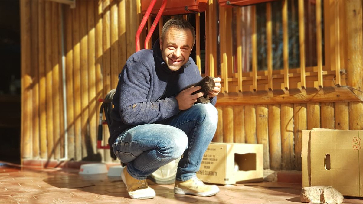 Ingo Schmidinger comenzó como cuidador de animales salvajes en Alemania, pero años más tarde vio que los animales en cautiverio sufrían.