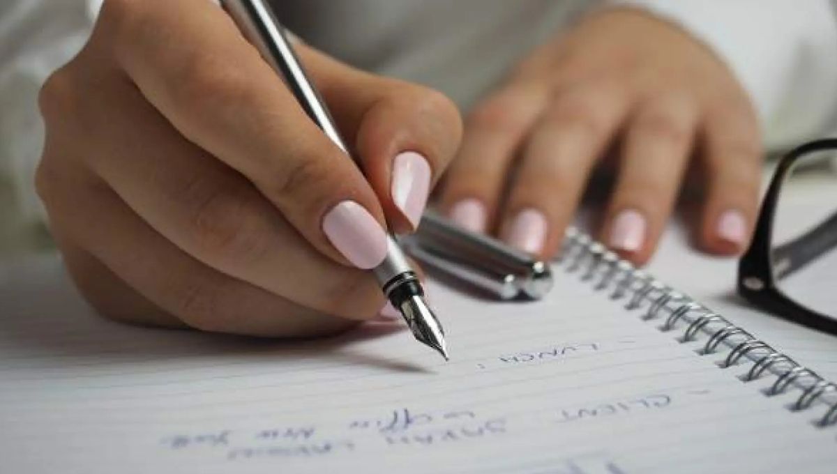 Cómo escribe la letra S una persona mentirosa, según la grafología