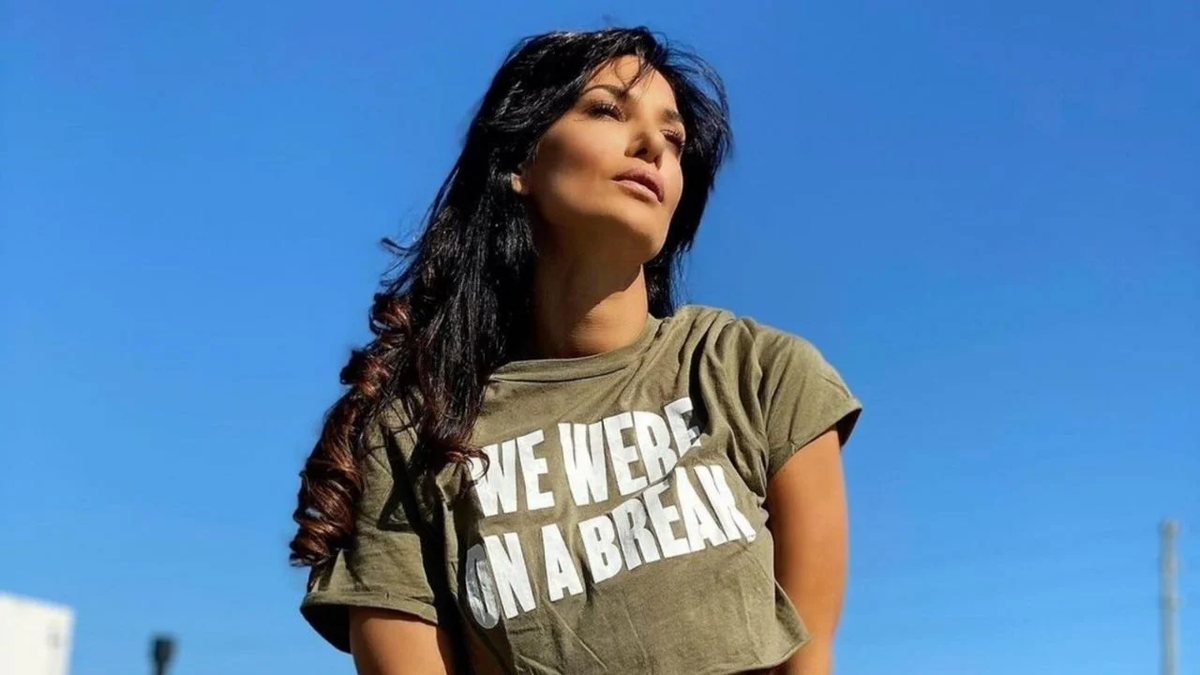 Desde Brasil, Silvina Escudero confirma que es la reina de las transparencias: hilo dental, off-white y más