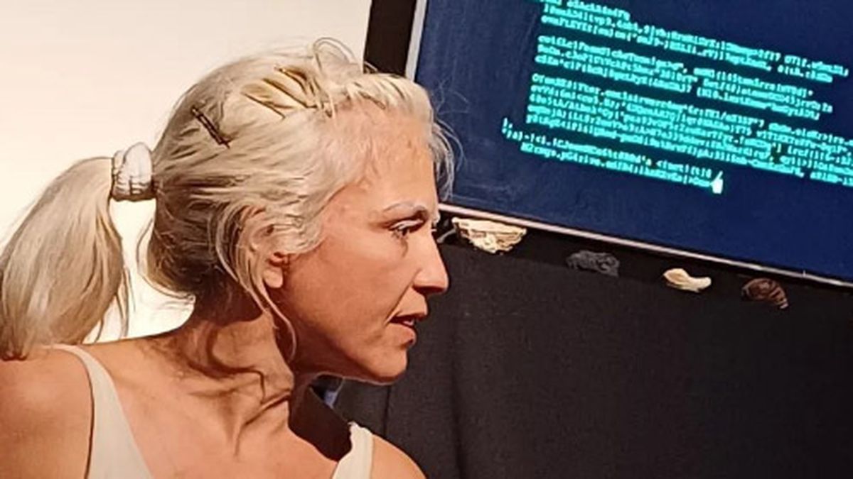 Celeste Álvarez protagoniza la obra No quedan amuletos.