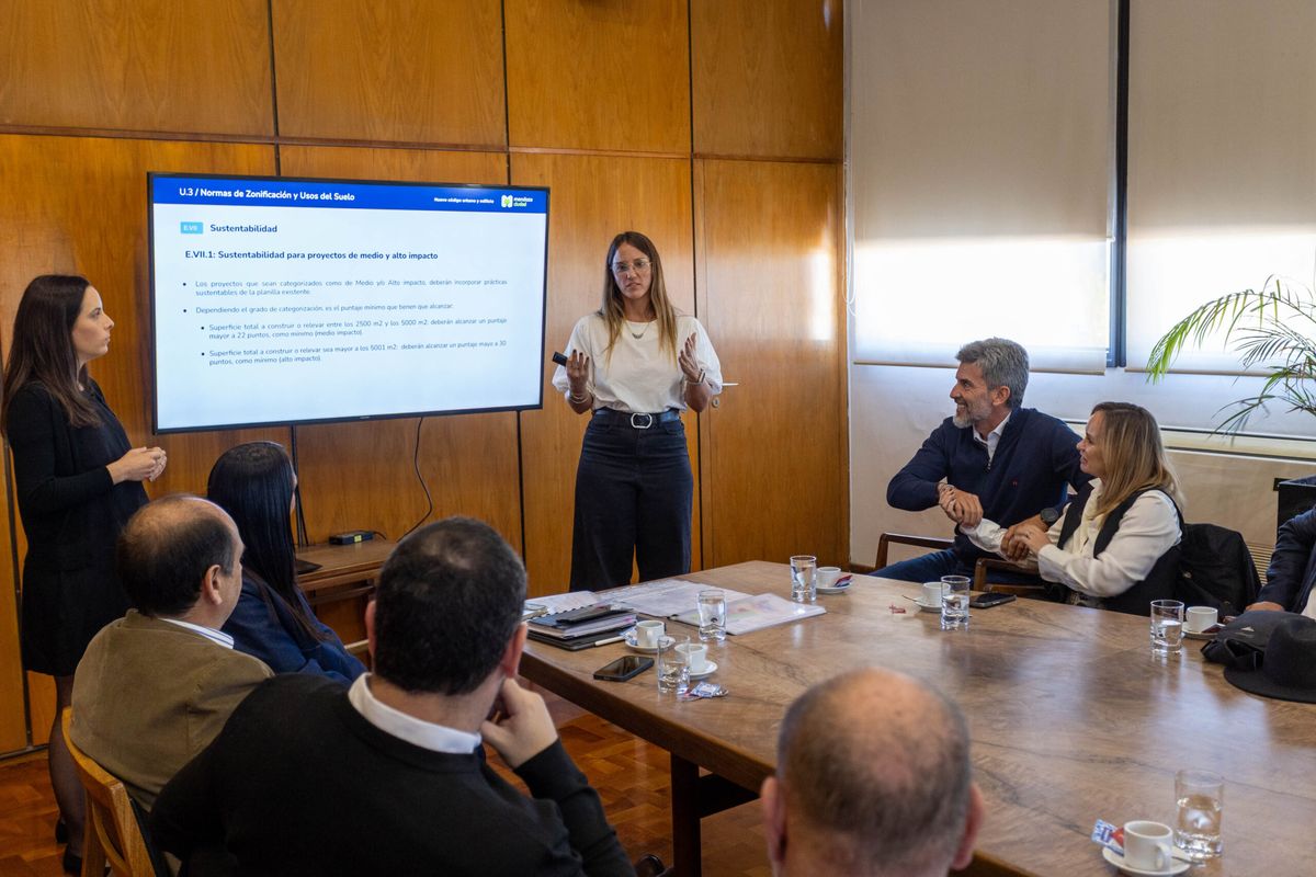 Presentación del nuevo código urbano y edilicio de Ciudad. Presentación del nuevo código urbano y edilicio de Ciudad.