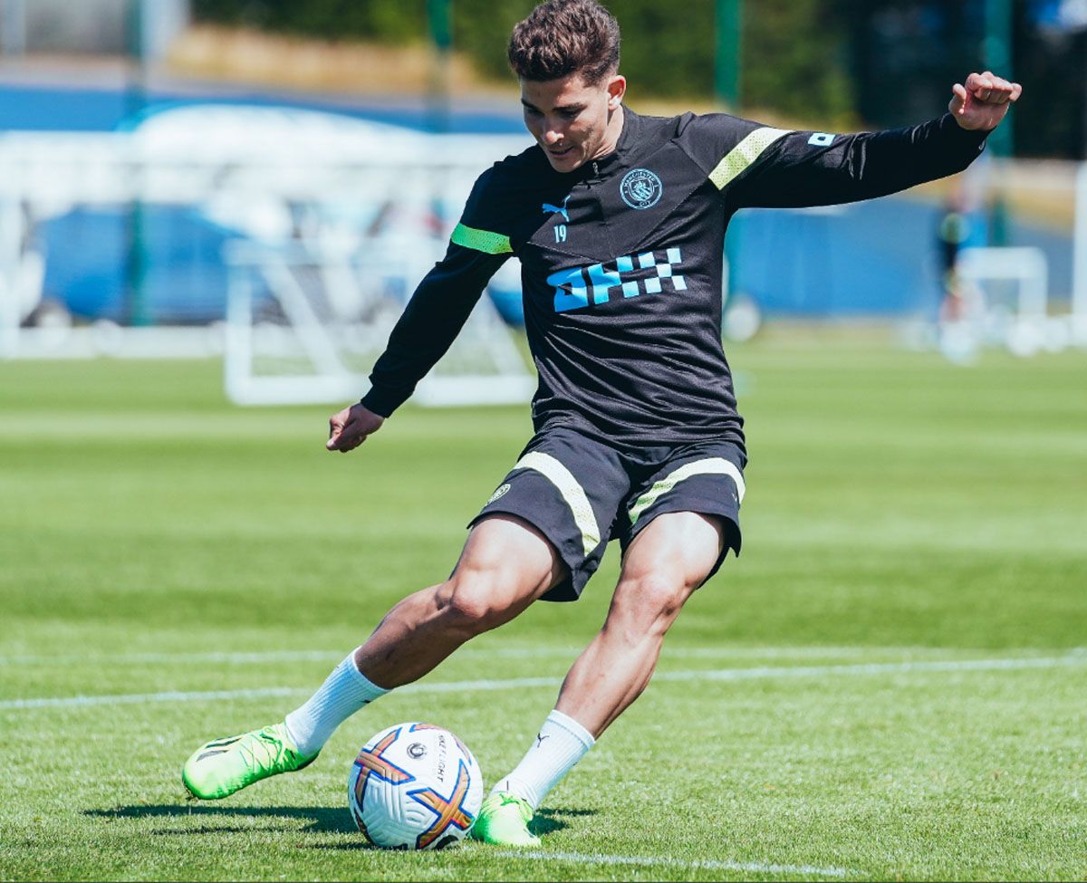 Julián Álvarez ha tenido una buena adaptación al Manchester City y este domingo inicia la Premier League