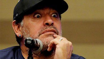 Un amigo de Maradona, periodistas y tres Miss Italia en el cierre de listas