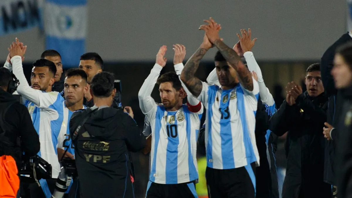 Messi se fue ovacionado del Monumental.