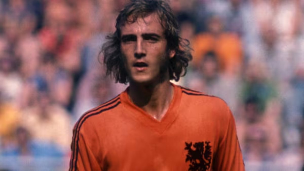 Johan Neeskens falleció este lunes a los 73 años. Fue una de las máximas figuras del fútbol y jugó la final del Mundial 78.