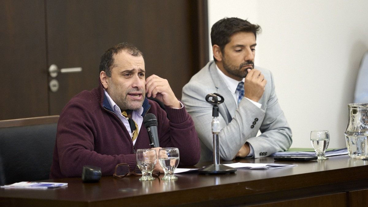Pablo Cazabán y Juan Pablo Chales, abogados de María Lizán, durante la audiencia en el Jury de Enjuiciamiento. Pablo Cazabán y Juan Pablo Chales, abogados de María Lizán, durante la audiencia en el Jury de Enjuiciamiento.