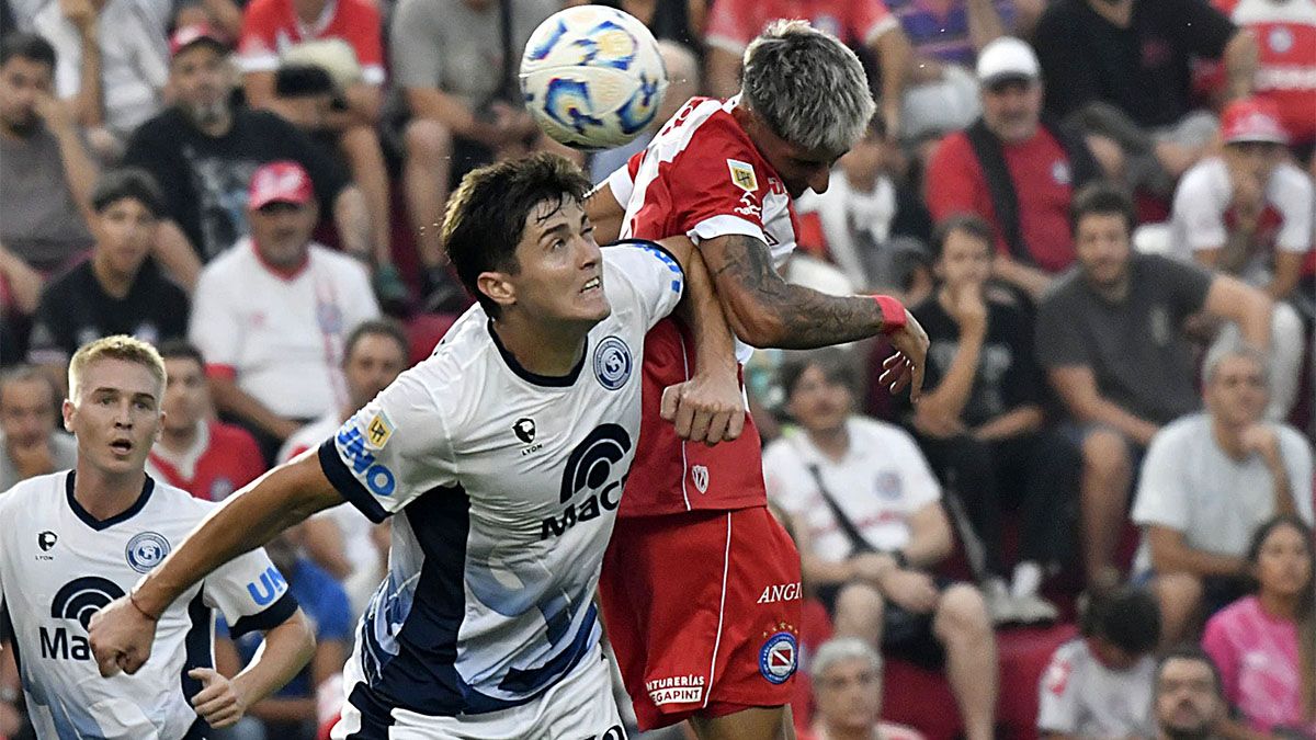 Independiente Rivadavia cosechó un buen punto en La Paternal ante Argentinos Juniors por el Torneo Apertura