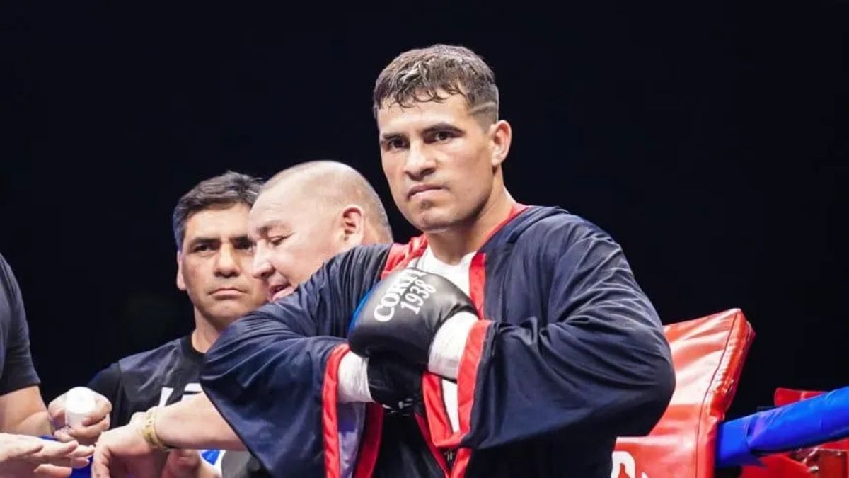 Gustavo el Eléctrico Lemos. El trearroyense buscaba esta oportunidad internacional dentro del boxeo profesional luego del ganarle al galés Lee Selby en el 2022 en el Luna Park. Gustavo el Eléctrico Lemos. El trearroyense buscaba esta oportunidad internacional dentro del boxeo profesional luego del ganarle al galés Lee Selby en el 2022 en el Luna Park.