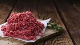Opción económica y llenadora. Carne picada para hacer milanesas.