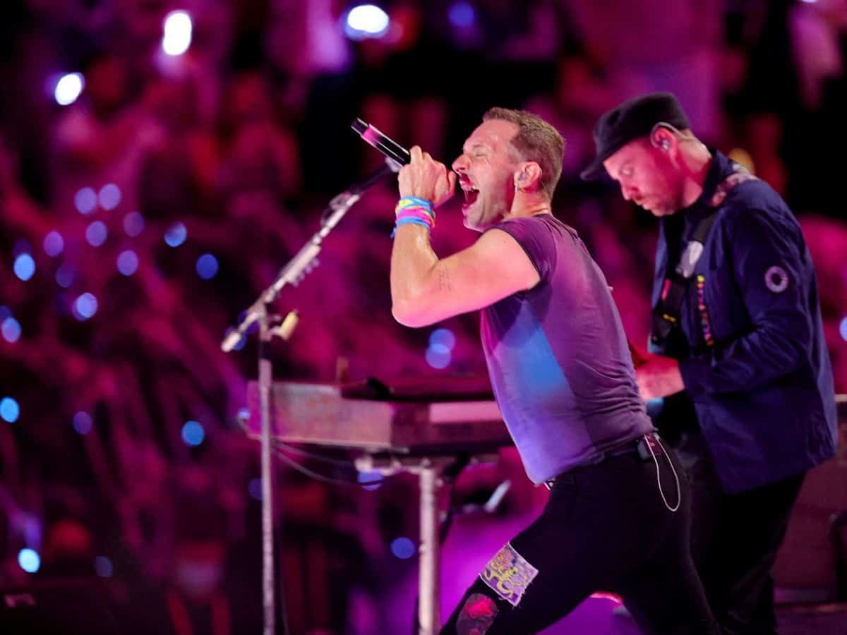Acosadora. Chris Martin presentó una orden de restricción contra una fanática.