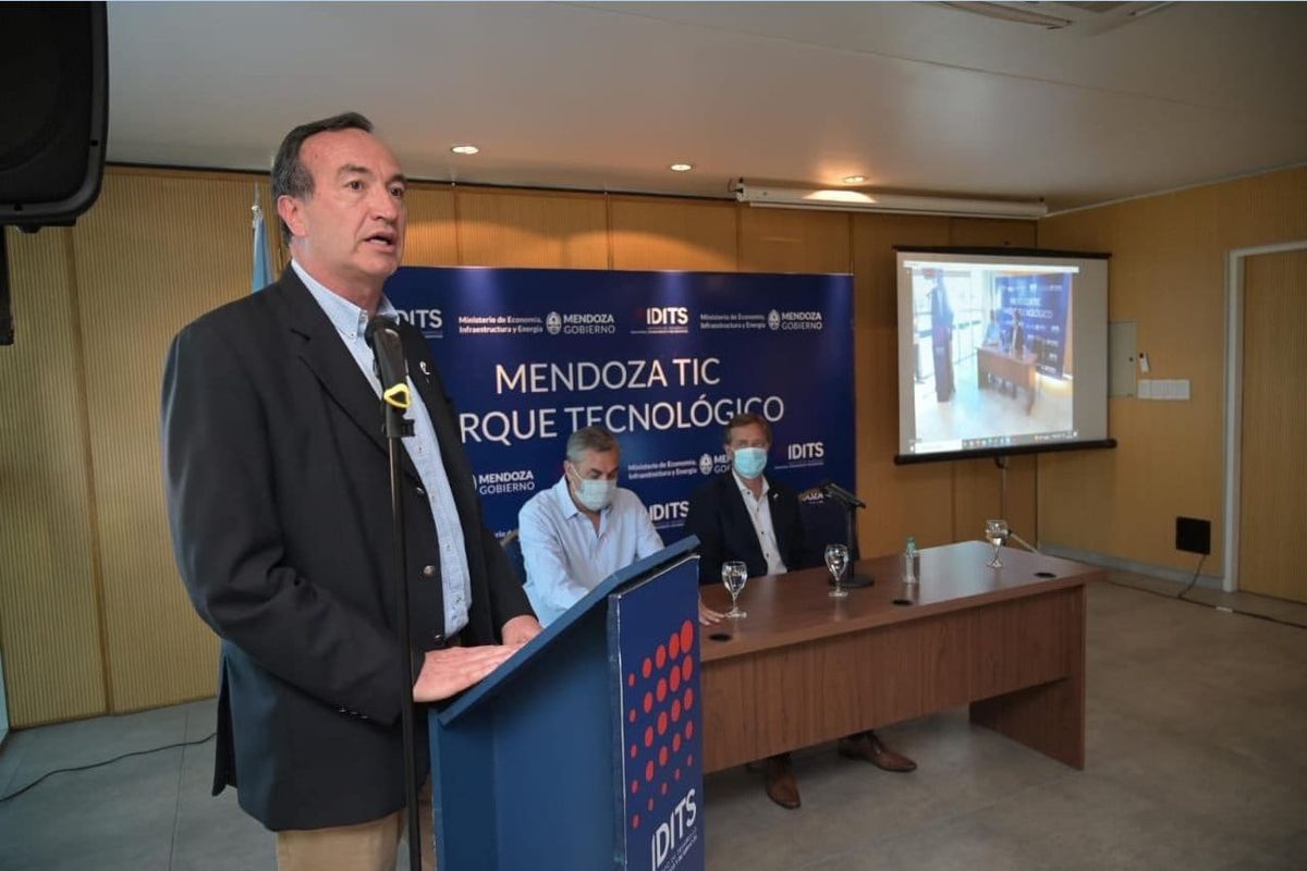 Gabriel Fidel fue, hasta el 1 de julio, director de la Agencia de Innovación, Ciencia y Tecnología. Renunció para asumir como vicerector de la UNCuyo.