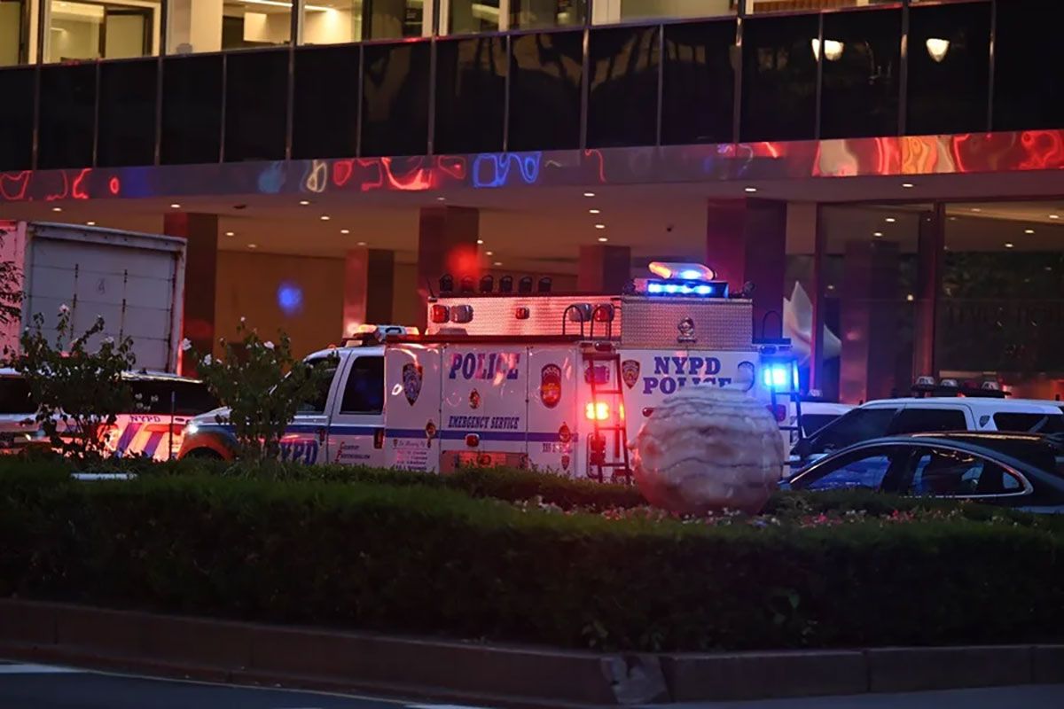 La Policía de Nueva York mientras atiende la emergencia causada por un tiroteo, el 28 de julio de 2025. Crédito: EFE/Lloyd Mitchell.