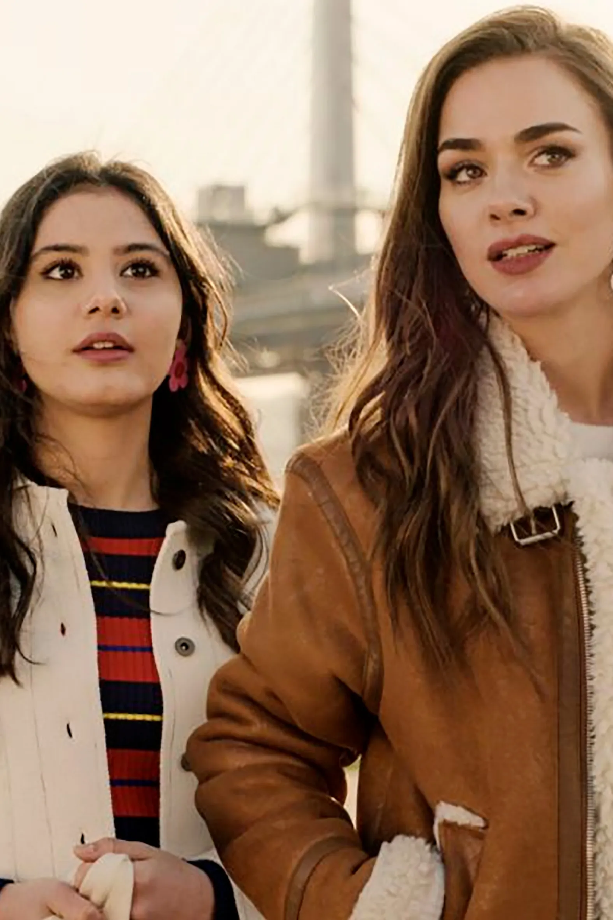 Bensu Soral. Es una de las protagonistas de la gran producción turca Clases particulares. Bensu Soral. Es una de las protagonistas de la gran producción turca Clases particulares. 