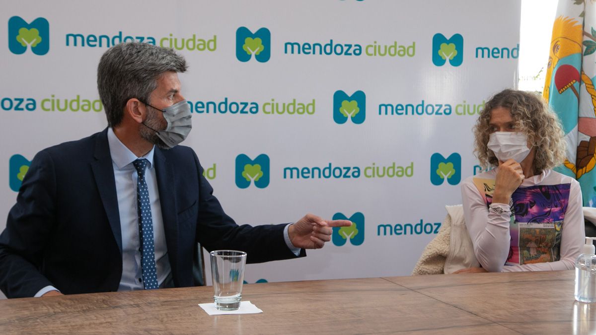 Ulpiano Suarez y Maru Botana durante la reunión.