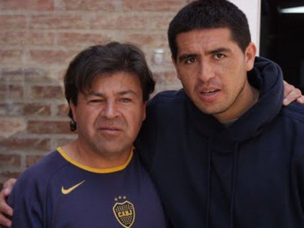 El papá de Riquelme le pegó a Bianchi