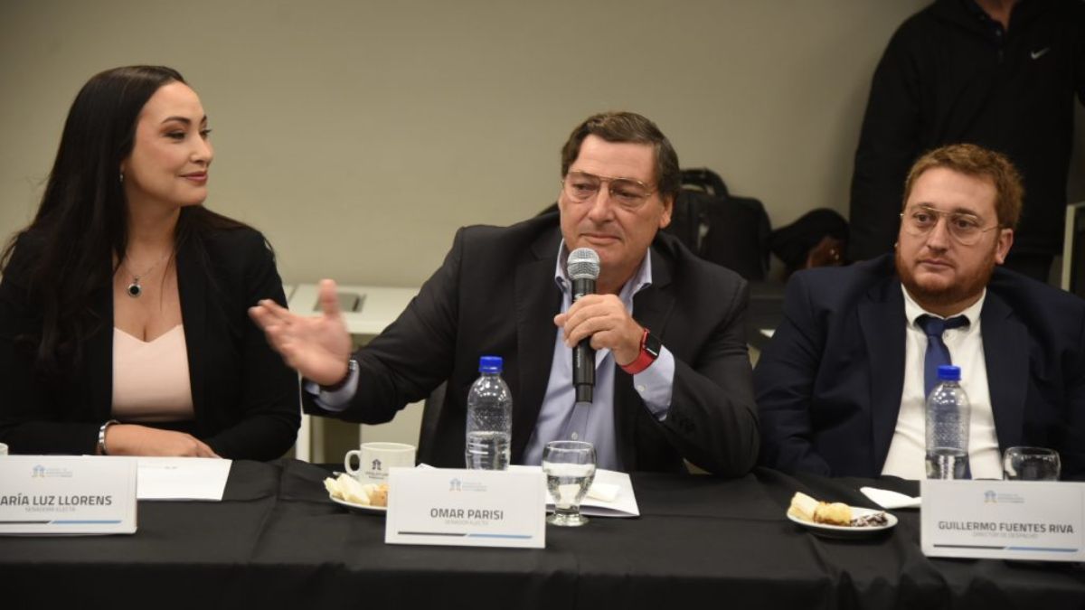 Omar Parisi se suma al Senado por la oposición. Omar Parisi se suma al Senado por la oposición.