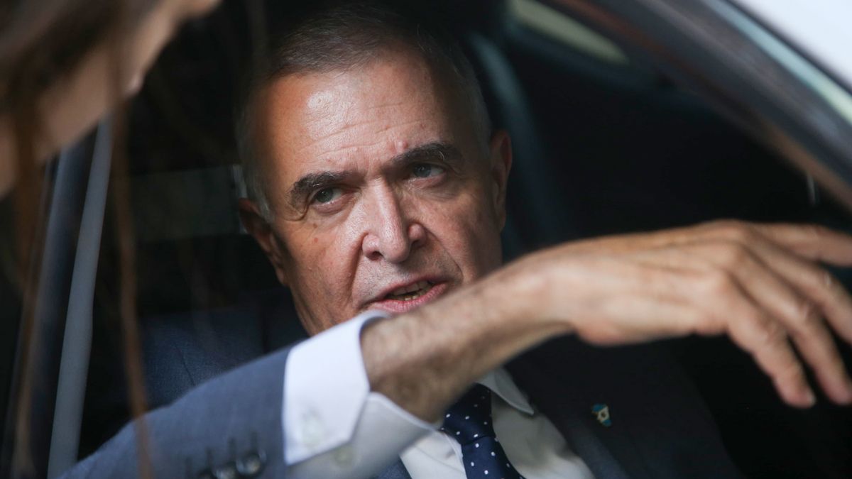 Raúl Jalil, gobernador de Catamarca. Raúl Jalil, gobernador de Catamarca.