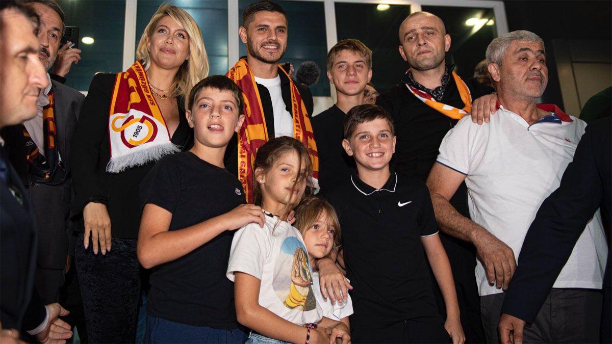 Mauro Icardi llegó con Wanda Nara y su familia a Turquía, donde se sumó al Galatasaray.