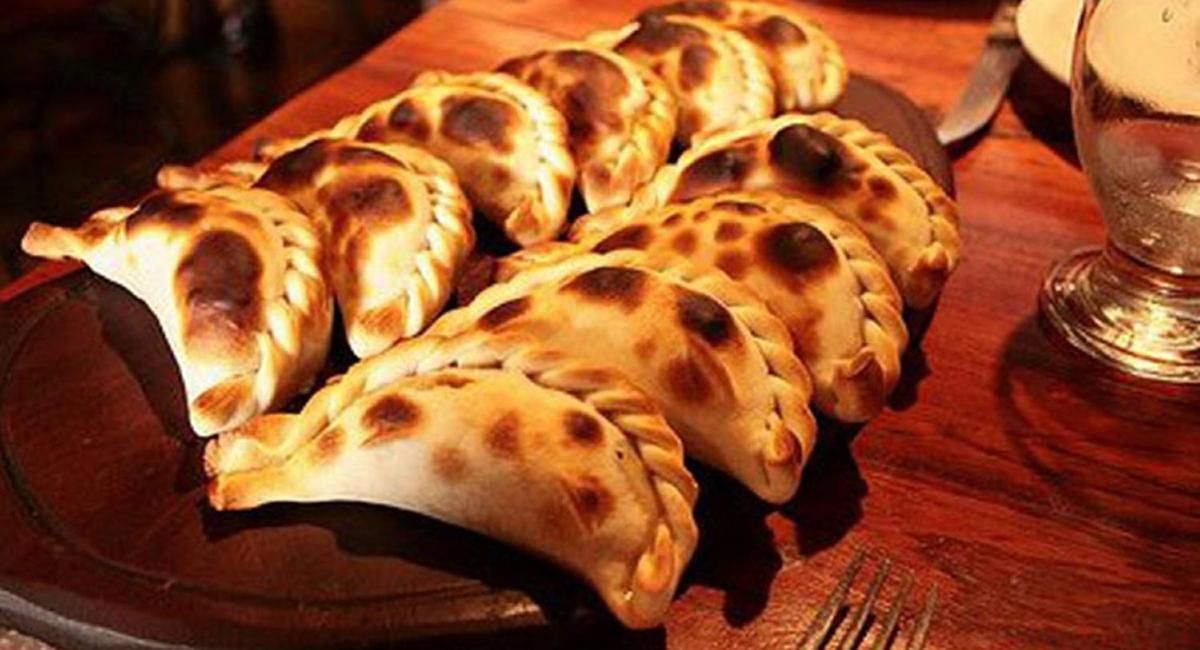 Delicia. Cristina Rojas llevó sus delicias de Tucumán a Buenos Aires y ahora vende 100 docenas de empanadas tucumanas por día. Delicia. Cristina Rojas llevó sus delicias de Tucumán a Buenos Aires y ahora vende 100 docenas de empanadas tucumanas por día. 