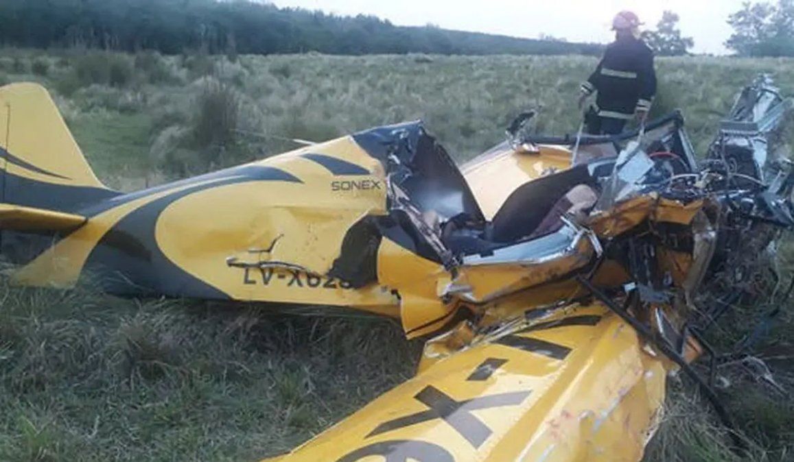 Así quedó la avioneta al estrellarse en Posadas: murió el piloto y su hijo está grave