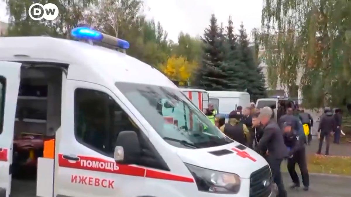 El hecho ocurrió en la ciudad de Izhevsk, capital regional de la República de Udmurtia y está ubicada a 1.000 kiómetros al este de Moscú.